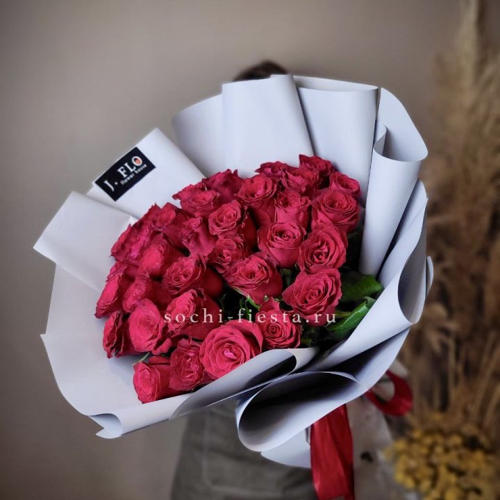 Красные розы 33 шт в Фетхие