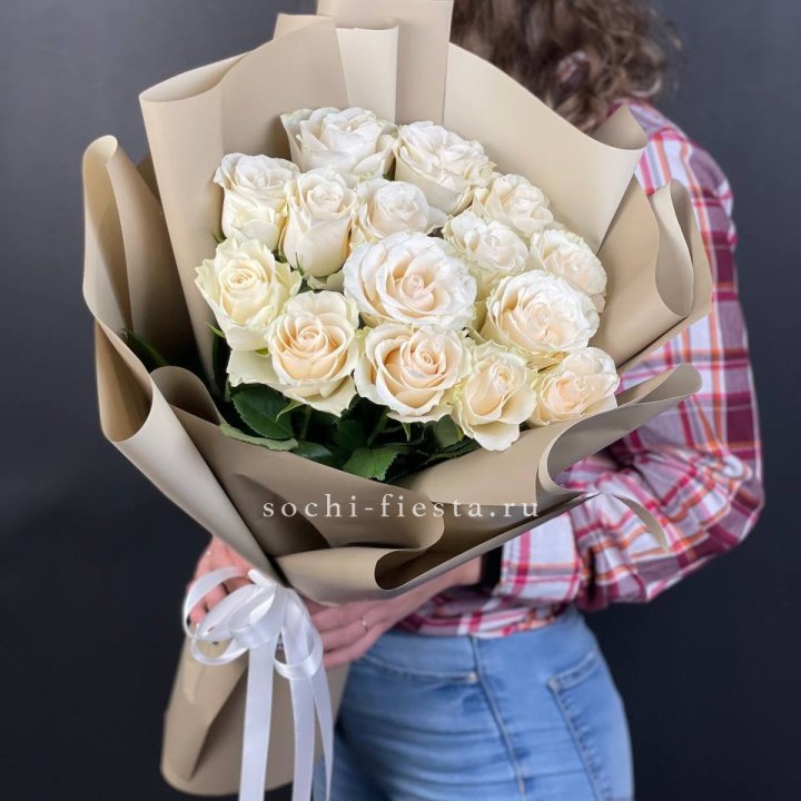 15 белых роз кофе в Фетхие